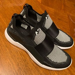 Black/white techloom bliss